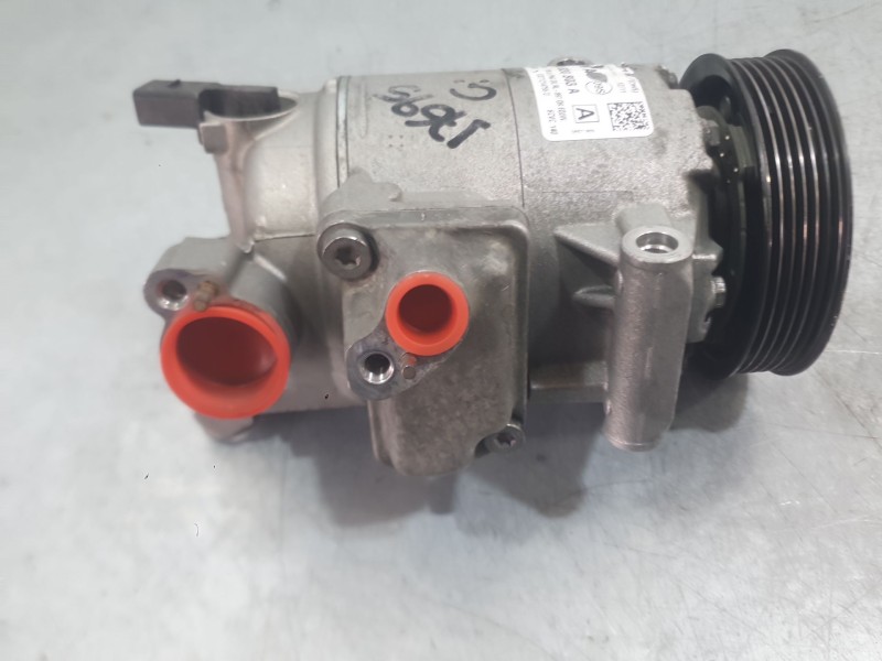 Recambio de compresor aire acondicionado para volkswagen golf vi (5k1) 1.6 tdi referencia OEM IAM 1K0820808F  