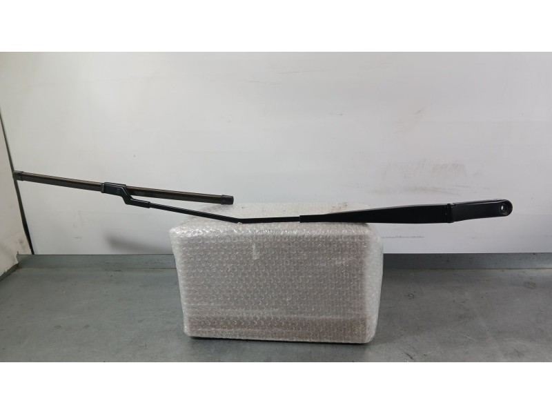Recambio de brazo limpia delantero derecho para seat ateca fr (kh7, khp) 2.0 tdi referencia OEM IAM 576955410B  