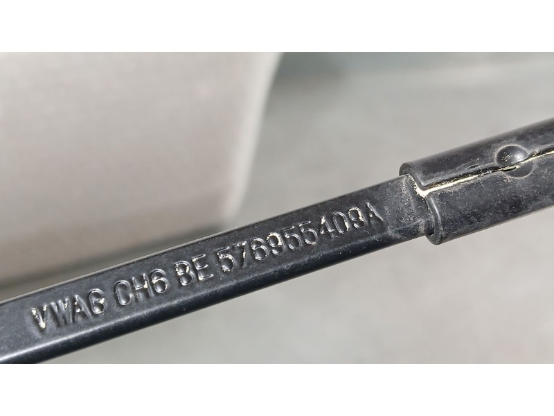 Recambio de brazo limpia delantero izquierdo para seat ateca fr (kh7, khp) 2.0 tdi referencia OEM IAM 576955408A  