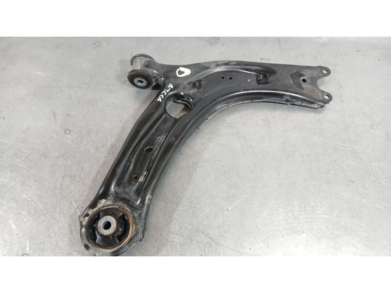 Recambio de brazo suspension inferior delantero derecho para seat ateca fr (kh7, khp) 2.0 tdi referencia OEM IAM 3Q0407118B  