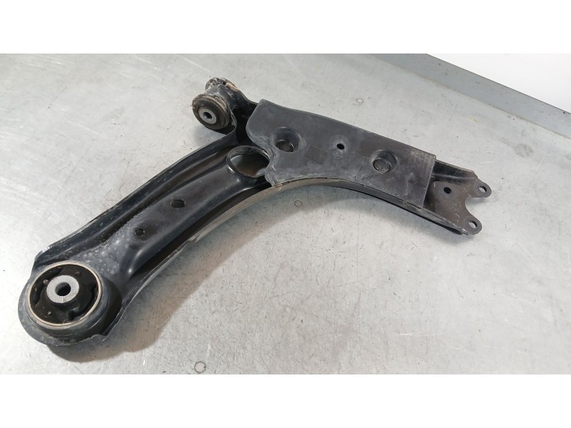 Recambio de brazo suspension inferior delantero izquierdo para seat ateca fr (kh7, khp) 2.0 tdi referencia OEM IAM 3Q0407117B  