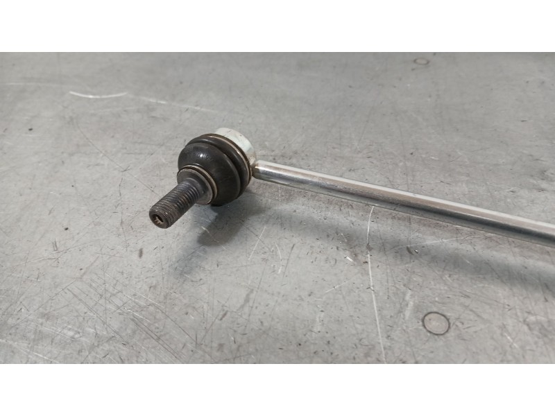 Recambio de bieleta estabilizadora delantera derecha para seat ateca fr (kh7, khp) 2.0 tdi referencia OEM IAM 5Q0411315D SIN MAN