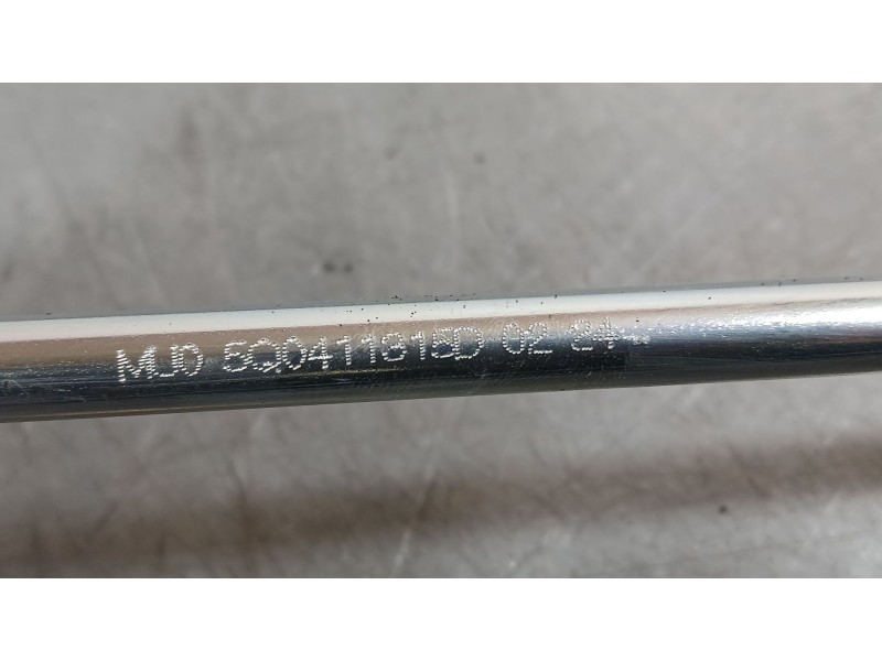 Recambio de bieleta estabilizadora delantera izquierda para seat ateca fr (kh7, khp) 2.0 tdi referencia OEM IAM 5Q0411315D SIN M