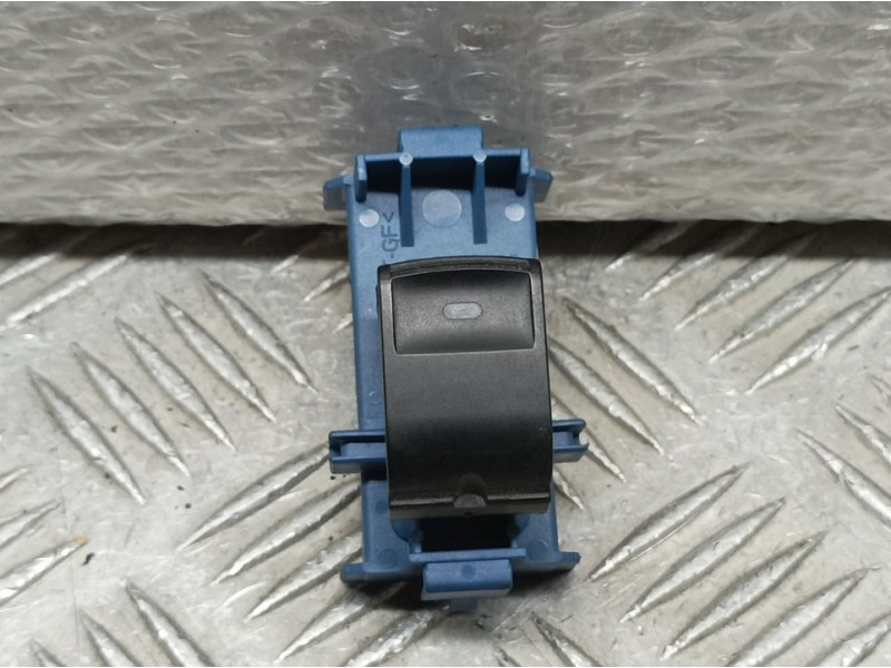 Recambio de mando elevalunas delantero derecho para toyota avensis (t27) active referencia OEM IAM 8481005070  