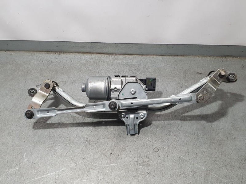 Recambio de motor limpia delantero para peugeot 208 allure referencia OEM IAM 9815497780 3397021910 BOSCH