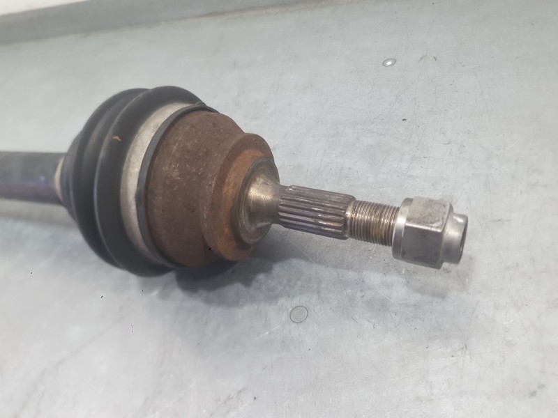 Recambio de transmision delantera derecha para citroën c4 cactus 1.2 vti 82 referencia OEM IAM 9677476680 1611524080 