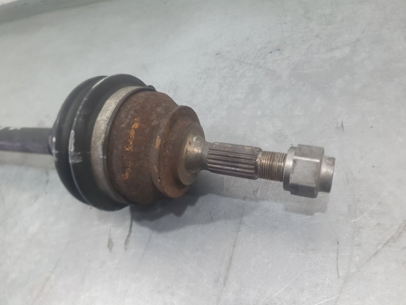 Recambio de transmision delantera izquierda para citroën c4 cactus 1.2 vti 82 referencia OEM IAM 9677476580 1611524280 