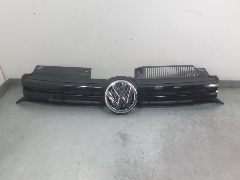 Recambio de rejilla delantera para volkswagen golf vi (5k1) 1.6 tdi referencia OEM IAM 5K0853651APZLL  