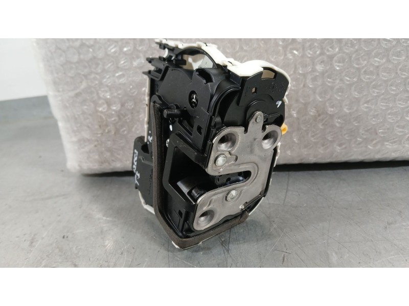 Recambio de cerradura puerta trasera izquierda para mg mg 4 (eh32) ev referencia OEM IAM 11095997  