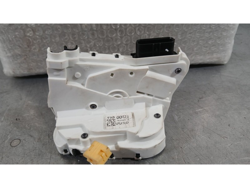 Recambio de cerradura puerta trasera izquierda para mg mg 4 (eh32) ev referencia OEM IAM 11095997  