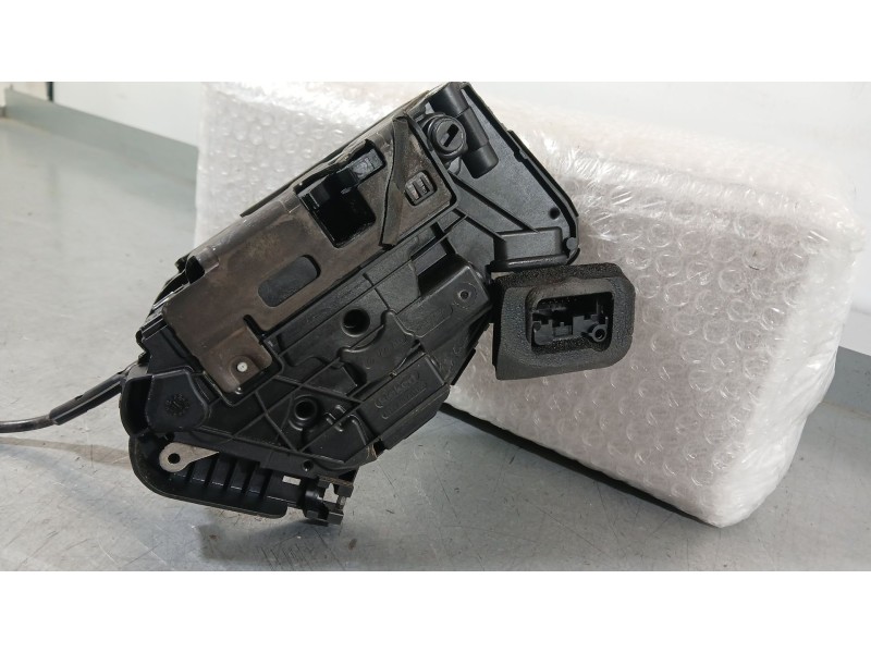 Recambio de cerradura puerta trasera izquierda para volkswagen polo vi (aw1, bz1, ae1) 1.0 referencia OEM IAM 5TA839015Q  