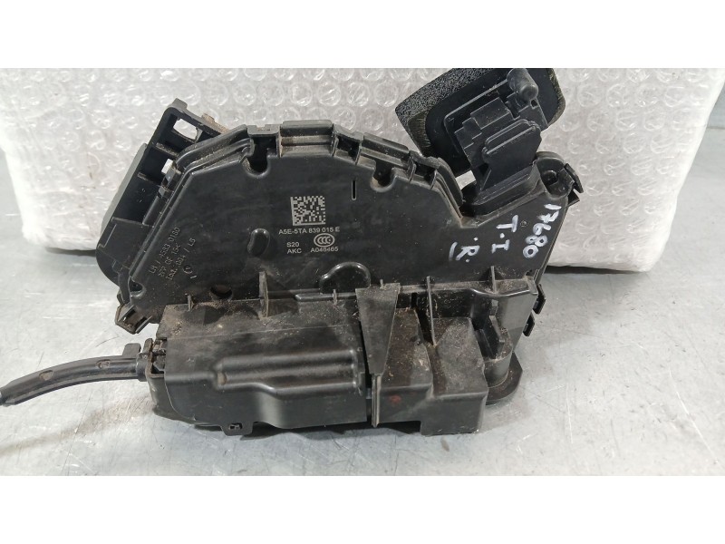 Recambio de cerradura puerta trasera izquierda para volkswagen polo vi (aw1, bz1, ae1) 1.0 referencia OEM IAM 5TA839015Q  