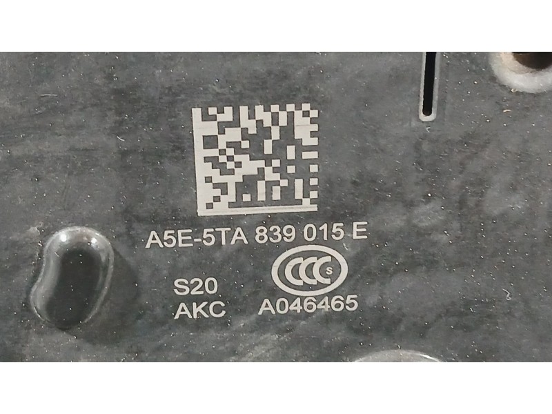 Recambio de cerradura puerta trasera izquierda para volkswagen polo vi (aw1, bz1, ae1) 1.0 referencia OEM IAM 5TA839015Q  