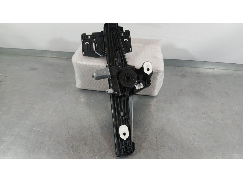 Recambio de elevalunas trasero izquierdo para opel corsa f (p2jo) 1.2 (68) referencia OEM IAM 9829045980 6 PINS 