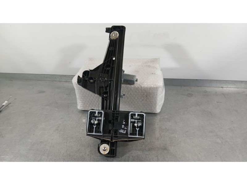 Recambio de elevalunas trasero izquierdo para opel corsa f (p2jo) 1.2 (68) referencia OEM IAM 9829045980  