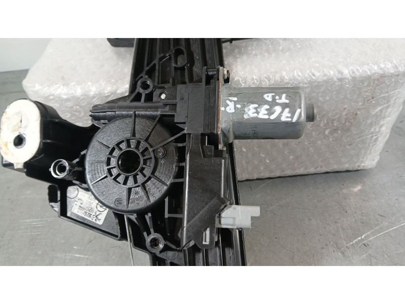 Recambio de elevalunas trasero derecho para opel corsa f (p2jo) 1.2 (68) referencia OEM IAM 9829045580 6 PINS 