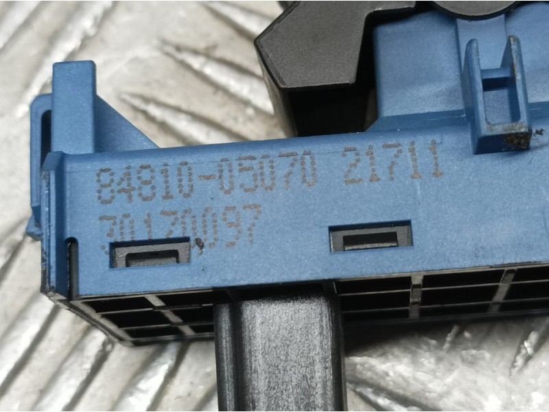 Recambio de mando elevalunas delantero derecho para toyota avensis (t27) active referencia OEM IAM 8481005070  