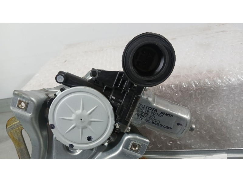 Recambio de elevalunas trasero izquierdo para toyota yaris (_p13_) 1.0 (ksp130) referencia OEM IAM 698400D220  