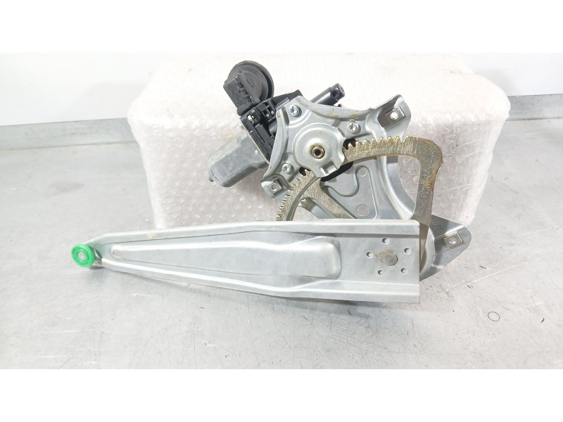 Recambio de elevalunas trasero izquierdo para toyota yaris (_p13_) 1.0 (ksp130) referencia OEM IAM 698400D220  
