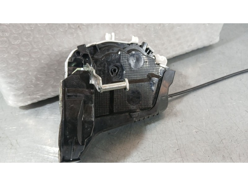 Recambio de cerradura puerta trasera izquierda para toyota yaris (_p13_) 1.0 (ksp130) referencia OEM IAM 690600D310  