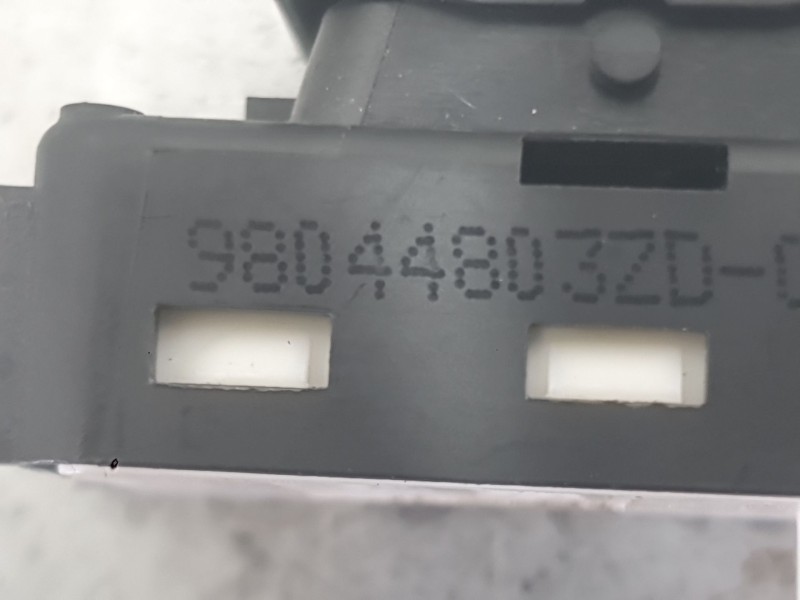 Recambio de mando elevalunas trasero derecho para opel corsa f (p2jo) 1.5 (68) referencia OEM IAM 98044803ZD  