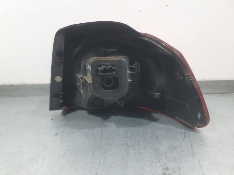 Recambio de piloto trasero izquierdo exterior para volkswagen golf vi (5k1) 1.6 tdi referencia OEM IAM 5K0945095E  
