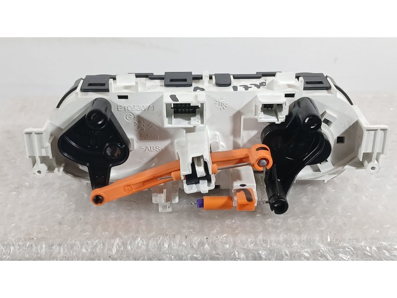 Recambio de mando calefaccion / aire acondicionado para peugeot 2008 i (cu_) 1.6 bluehdi 100 referencia OEM IAM 9819611580  
