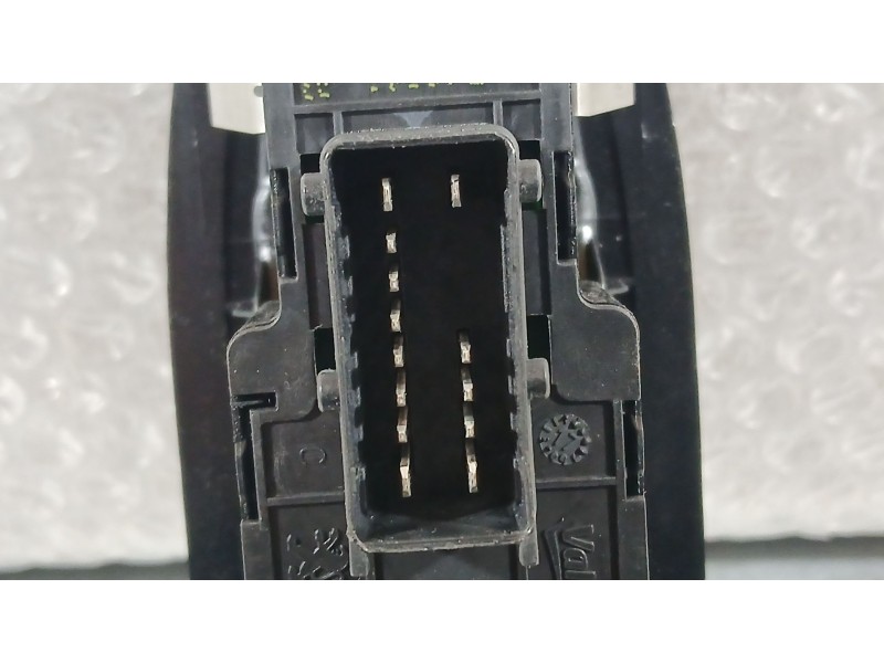 Recambio de mando elevalunas delantero izquierdo para peugeot 2008 i (cu_) 1.6 bluehdi 100 referencia OEM IAM 96751129ZD  