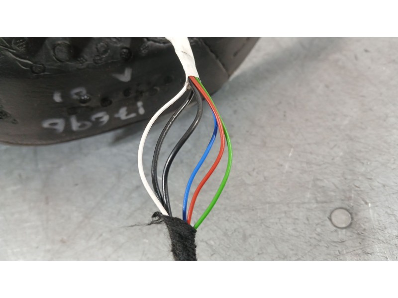 Recambio de retrovisor izquierdo para citroën c3 iii (sx) 1.5 bluehdi 100 (sxyhyp, sxyhtu) referencia OEM IAM 98128563XT  