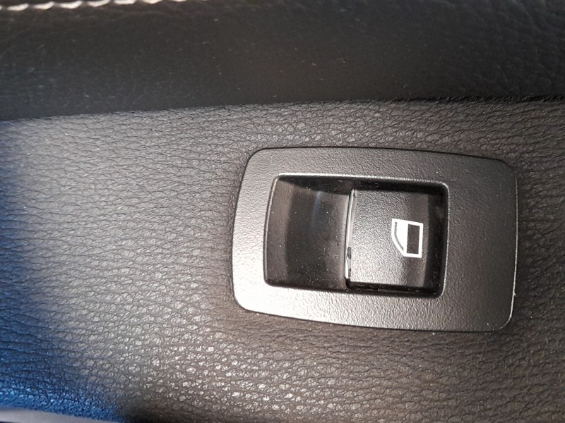 Recambio de mando elevalunas trasero derecho para bmw x1 (f48) sdrive 18 d referencia OEM IAM 61319208106  