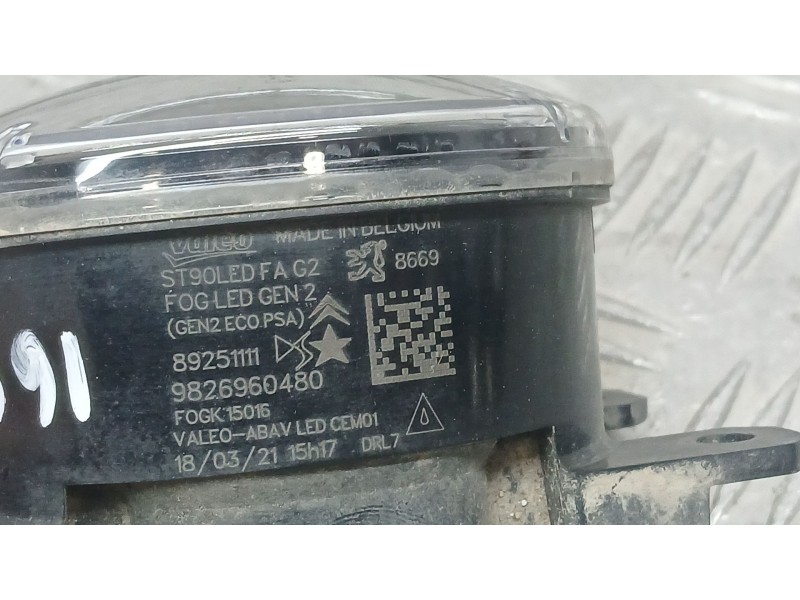 Recambio de faro antiniebla derecho para peugeot 2008 ii (ud_, us_, uy_, uj_, ur_, uc_) 1.5 bluehdi 110 (udyhsk) referencia OEM 