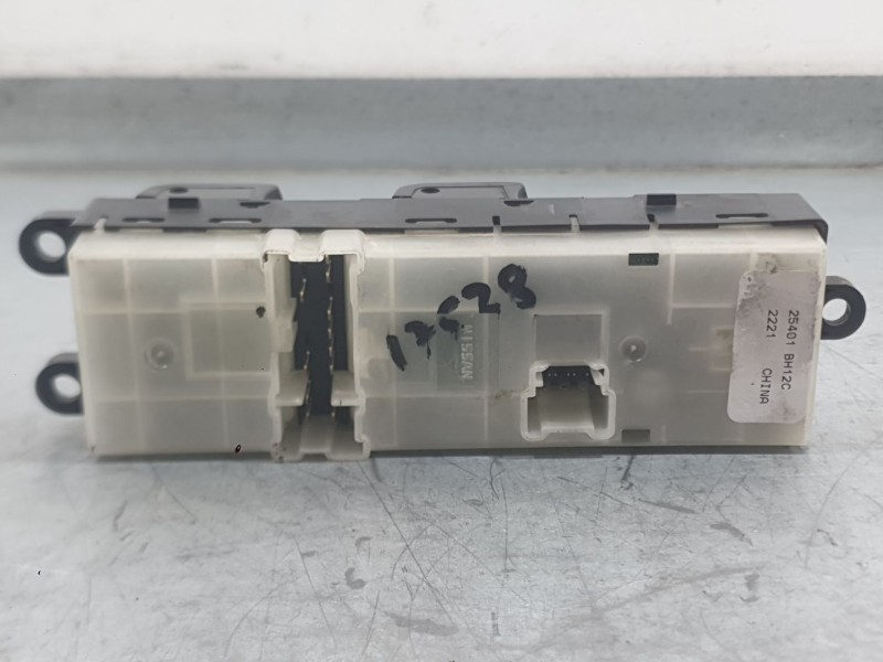 Recambio de mando elevalunas delantero izquierdo para nissan note (e12) 1.5 dci referencia OEM IAM 254013BB0C  