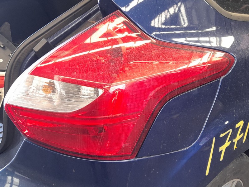 Recambio de piloto trasero derecho para ford focus iii 1.0 ecoboost referencia OEM IAM 1825318  