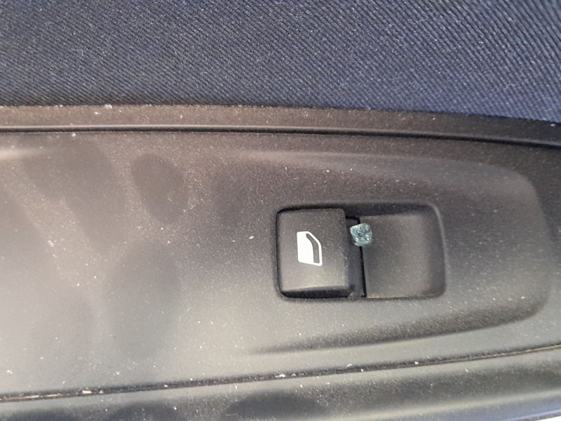 Recambio de mando elevalunas trasero izquierdo para opel grandland / grandland x (a18, p1uo) 1.6 turbo d (75) referencia OEM IAM