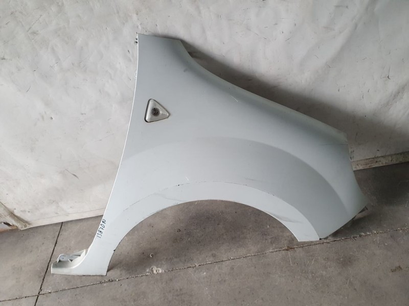 Recambio de aleta delantera derecha para renault kangoo profesional referencia OEM IAM 631009162R  TOCADA