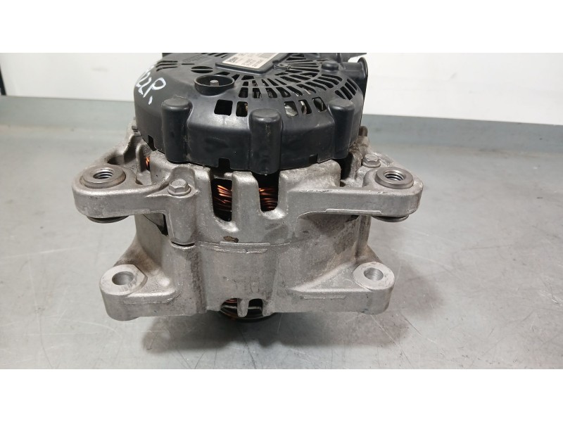 Recambio de alternador para peugeot 2008 ii (ud_, us_, uy_, uj_, ur_, uc_) 1.2 puretech 100 referencia OEM IAM 9826573480  
