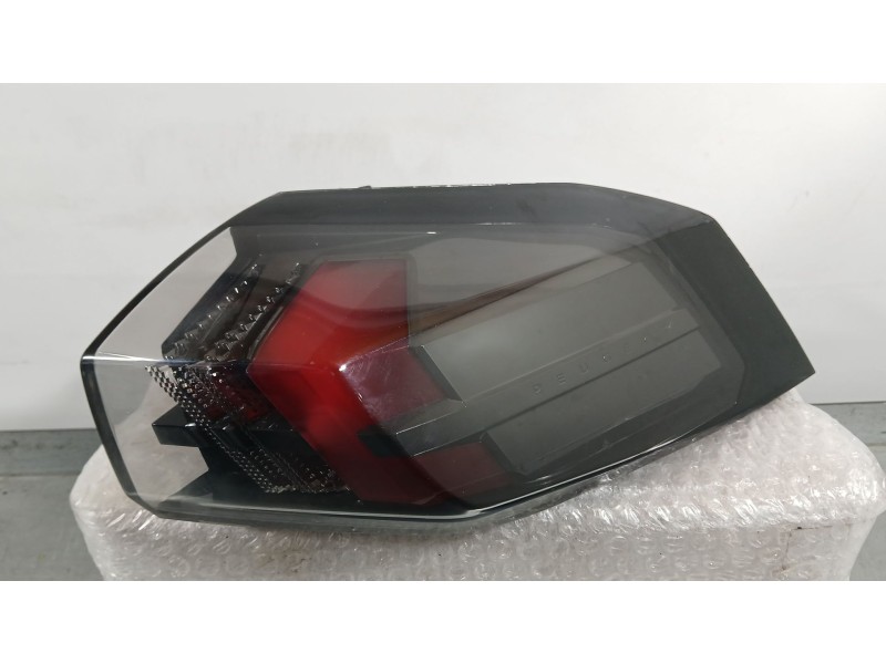 Recambio de piloto trasero derecho exterior para peugeot 2008 ii (ud_, us_, uy_, uj_, ur_, uc_) 1.2 puretech 100 referencia OEM 