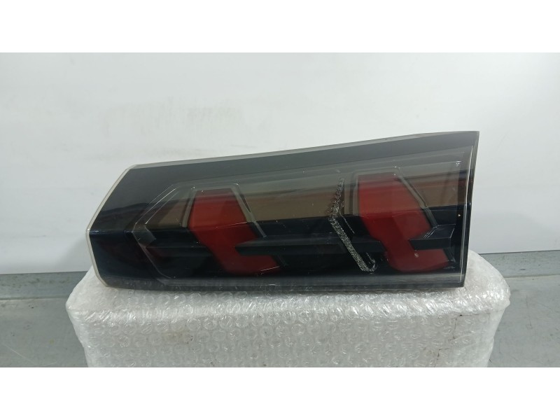 Recambio de piloto trasero derecho interior para peugeot 2008 ii (ud_, us_, uy_, uj_, ur_, uc_) 1.2 puretech 100 referencia OEM 