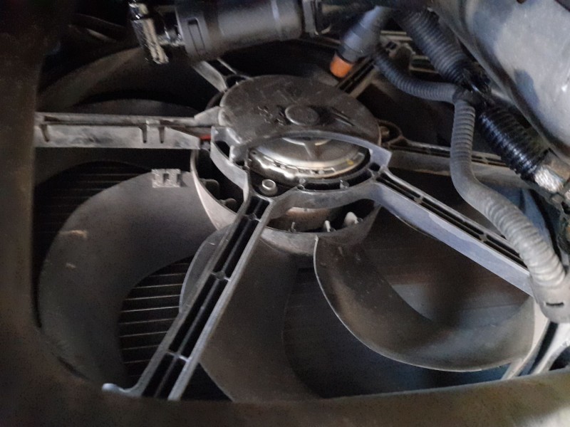 Recambio de electroventilador para opel grandland / grandland x (a18, p1uo) 1.6 turbo d (75) referencia OEM IAM 9836638080  