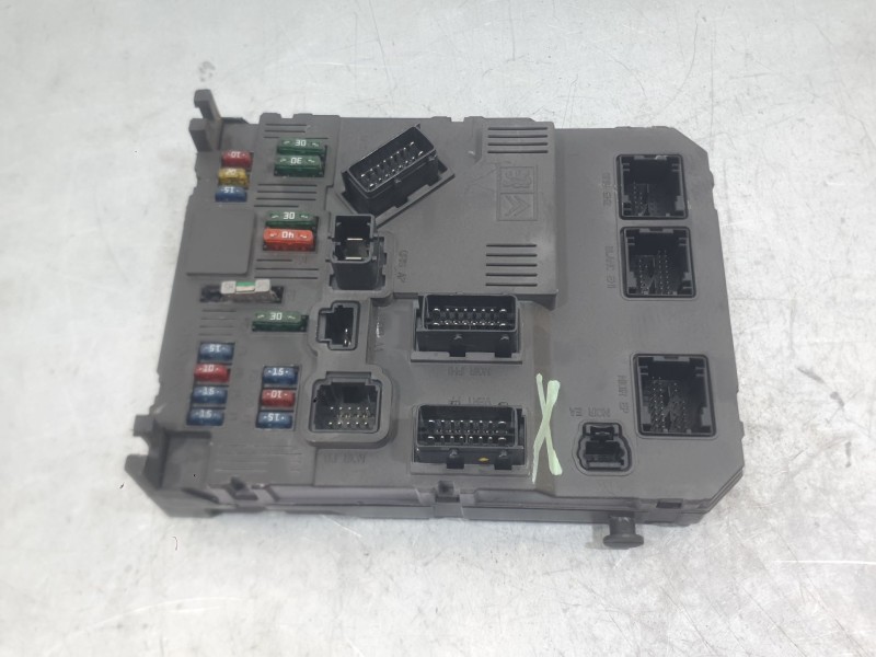 Recambio de caja reles / fusibles para peugeot 206 hatchback (2a/c) 1.4 i referencia OEM IAM  BSI 