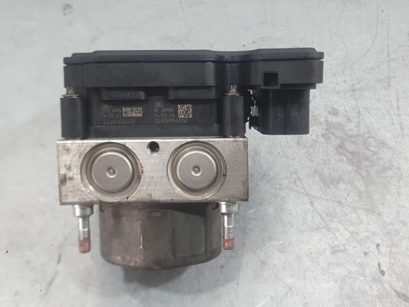 Recambio de abs para toyota auris (_e18_) 1.4 d-4d (nde180_) referencia OEM IAM 4405002670  