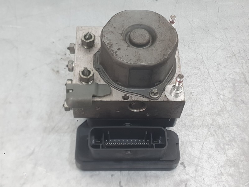 Recambio de abs para toyota auris (_e18_) 1.4 d-4d (nde180_) referencia OEM IAM 4405002670  
