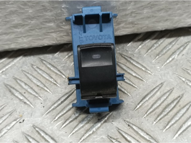 Recambio de mando elevalunas trasero izquierdo para toyota avensis (t27) active referencia OEM IAM 8481005070  