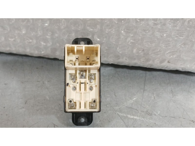 Recambio de mando elevalunas delantero derecho para kia cerato i sedán (ld) 1.6 referencia OEM IAM 935752F000GW  