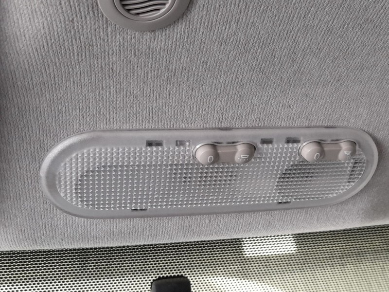 Recambio de luz interior para dacia lodgy (js_) 1.5 dci referencia OEM IAM 8200073231  