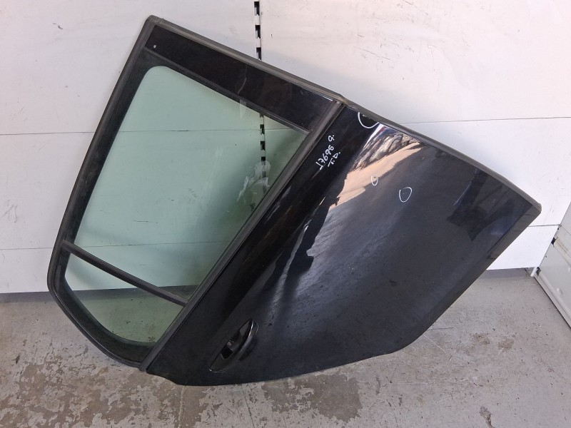 Recambio de puerta trasera derecha para volkswagen golf vi (5k1) 1.6 tdi referencia OEM IAM 5K6833056K ROZADA 