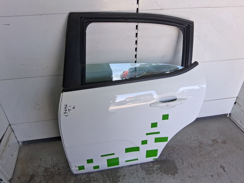 Recambio de puerta trasera izquierda para citroën c3 iii (sx) 1.5 bluehdi 100 (sxyhyp, sxyhtu) referencia OEM IAM 9812254980  