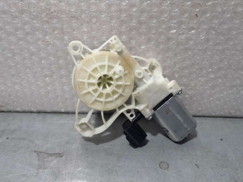 Recambio de motor elevalunas delantero izquierdo para ford puma st-line referencia OEM IAM L1TB14553BE  2 PINES