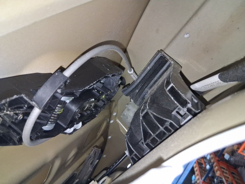 Recambio de cerradura puerta trasera izquierda para citroën c-elysee (dd_) 1.6 bluehdi 100 referencia OEM IAM 9819026680  