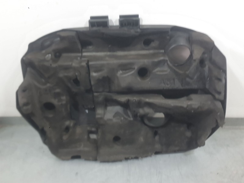 Recambio de tapa motor para toyota auris (_e18_) 1.4 d-4d (nde180_) referencia OEM IAM 126110N080  